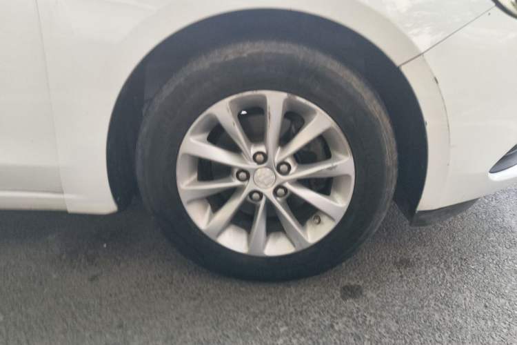 Used Buick GT 2018 15T Dual-Clutch Advanced Model China V Standard Right Front Wheel Hub
