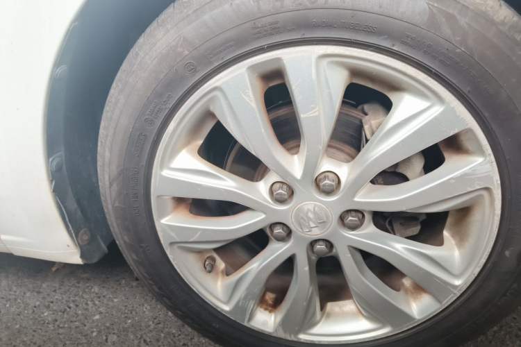 Used Buick GT 2018 15T Dual-Clutch Elite Model China V Standard Right Front Wheel Hub