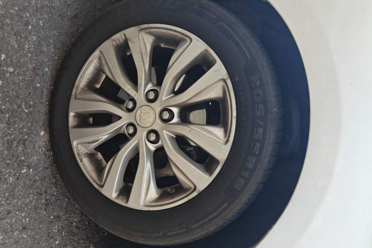 Used Buick GT 2018 15T Dual-Clutch Elite Model China V Standard Right Front Wheel Hub