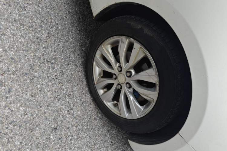 Used Buick GT 2018 15T Dual-Clutch Elite Model China V Standard Right Front Wheel Hub