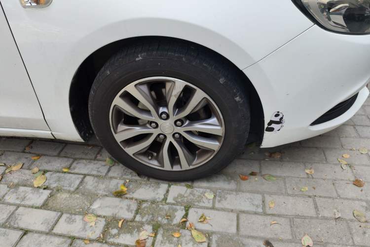 Used Buick GT 2018 18T Automatic Elite Model Right Front Wheel Hub