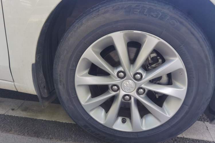 Used Buick GT 2018 15T Dual-Clutch Advanced Model China V Standard Right Front Wheel Hub