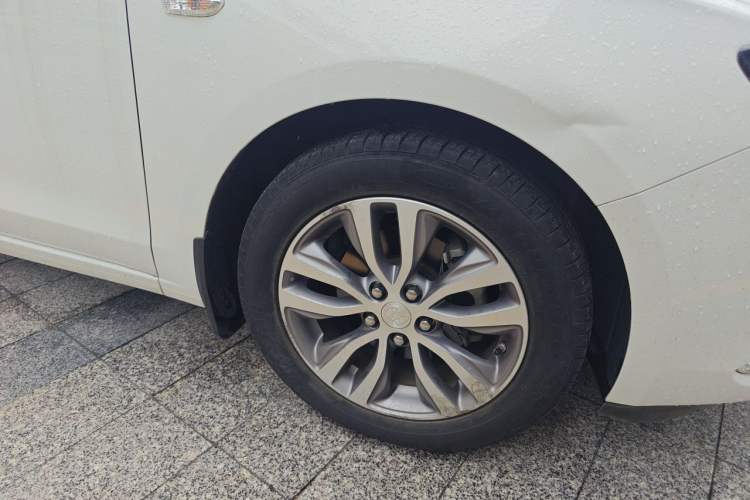 Used Buick GT 2018 18T Automatic Elite Model Right Front Wheel Hub
