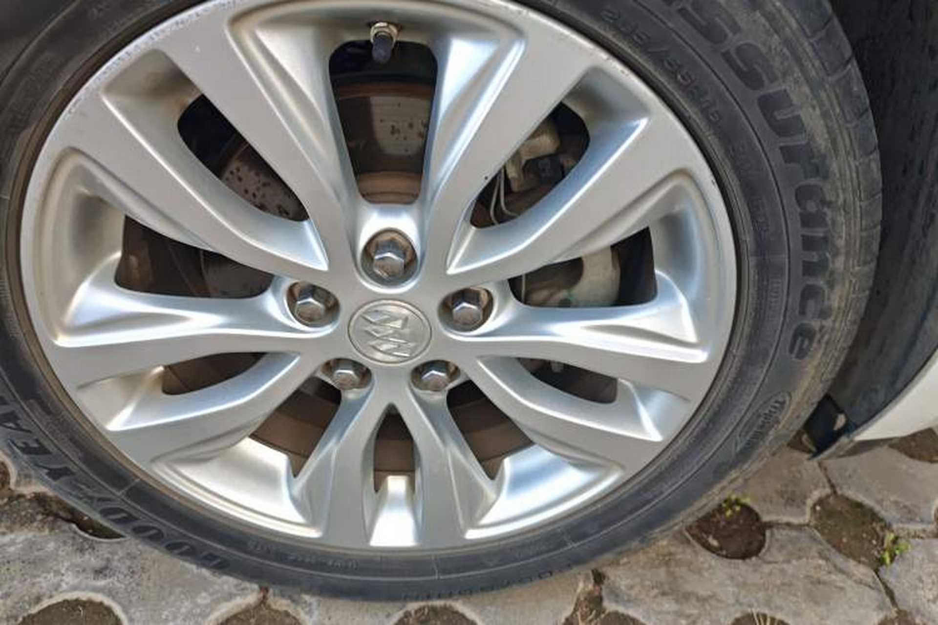 Used Buick GT 2018 15T Dual-Clutch Elite Model China V Standard Right Front Wheel Hub