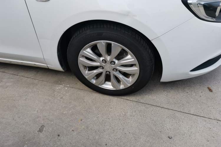 Used Buick GT 2018 15T Dual-Clutch Elite Model China V Standard Right Front Wheel Hub