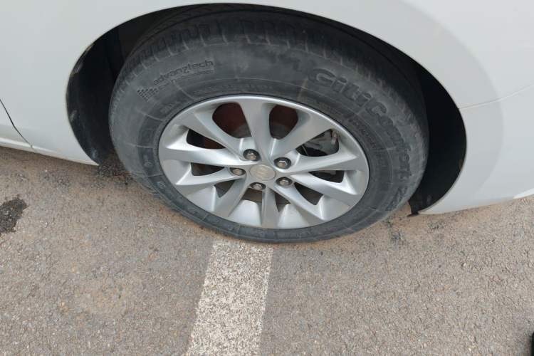 Used Buick GT 2018 15T Dual-Clutch Advanced Model China V Standard Right Front Wheel Hub