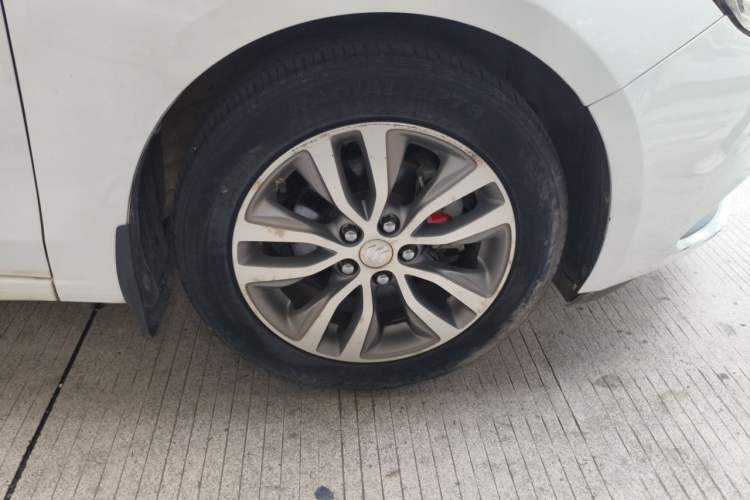 Used Buick GT 2018 18T Automatic Elite Model Right Front Wheel Hub