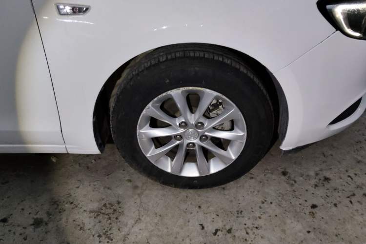 Used Buick GT 2018 15T Dual-Clutch Advanced Model China V Standard Right Front Wheel Hub