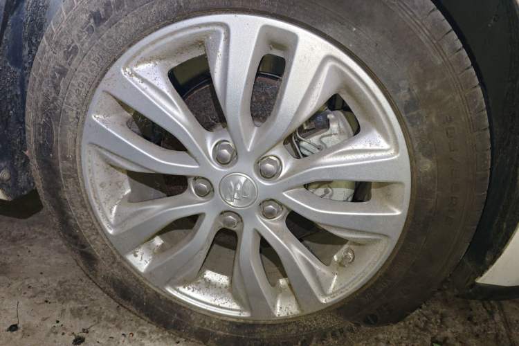Used Buick GT 2018 15T Manual Elite Version China V Standard Right Front Wheel Hub