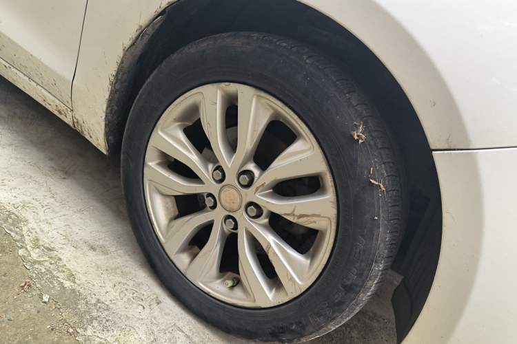 Used Buick GT 2018 15T Dual-Clutch Elite Model China V Standard Right Front Wheel Hub