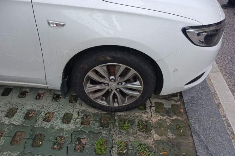 Used Buick GT 2018 18T Automatic Flagship Model Right Front Wheel Hub