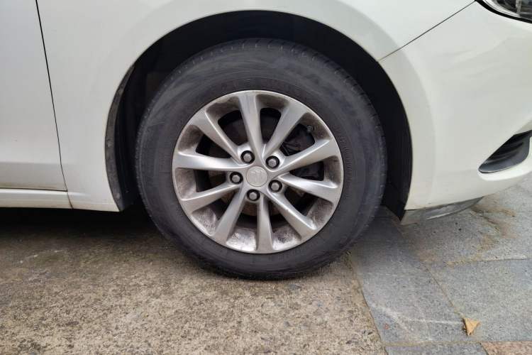 Used Buick GT 2018 15T Dual-Clutch Advanced Model China V Standard Right Front Wheel Hub