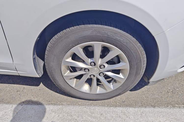 Used Buick GT 2018 15T Dual-Clutch Advanced Model China V Standard Right Front Wheel Hub