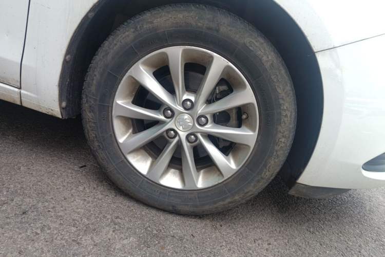 Used Buick GT 2018 15T Dual-Clutch Advanced Model China V Standard Right Front Wheel Hub