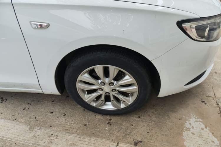 Used Buick GT 2018 15T Manual Elite Version China V Standard Right Front Wheel Hub