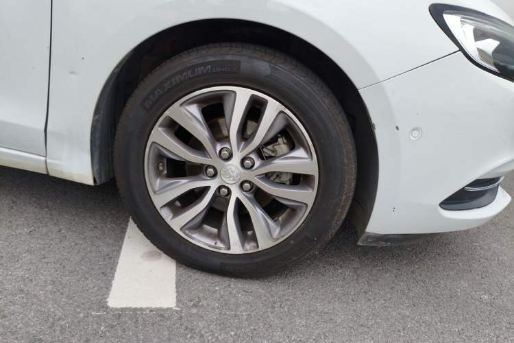 Used Buick GT 2018 18T Automatic Flagship Model Right Front Wheel Hub