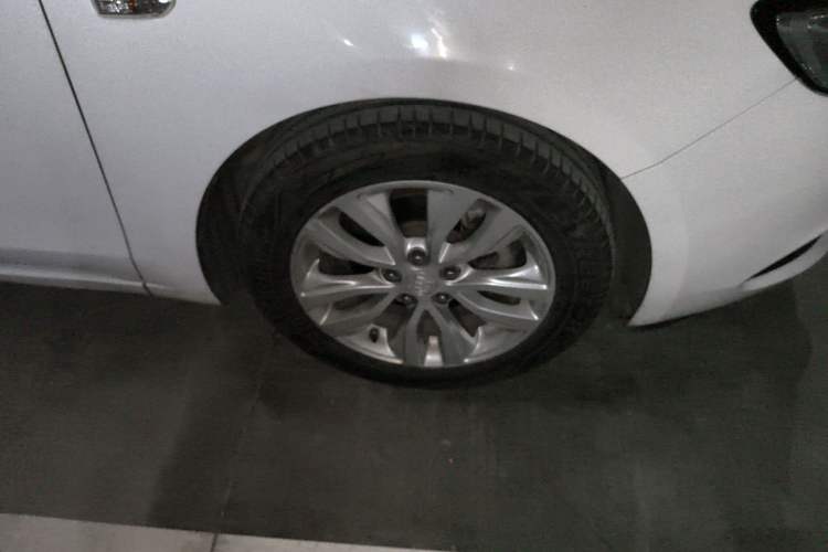 Used Buick GT 2018 15T Dual-Clutch Elite Model China V Standard Right Front Wheel Hub