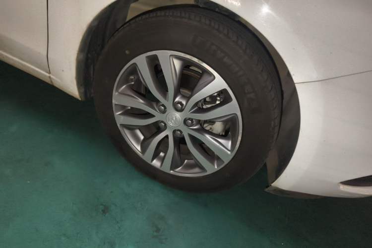Used Buick GT 2018 18T Automatic Elite Model Right Front Wheel Hub