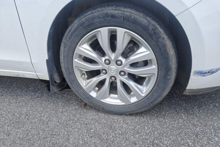 Used Buick GT 2018 15T Dual-Clutch Elite Model China V Standard Right Front Wheel Hub