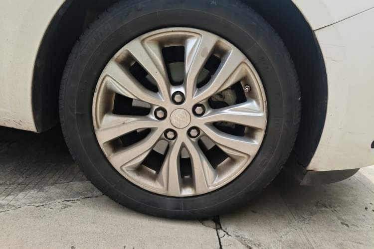 Used Buick GT 2018 15T Dual-Clutch Elite Model China V Standard Right Front Wheel Hub