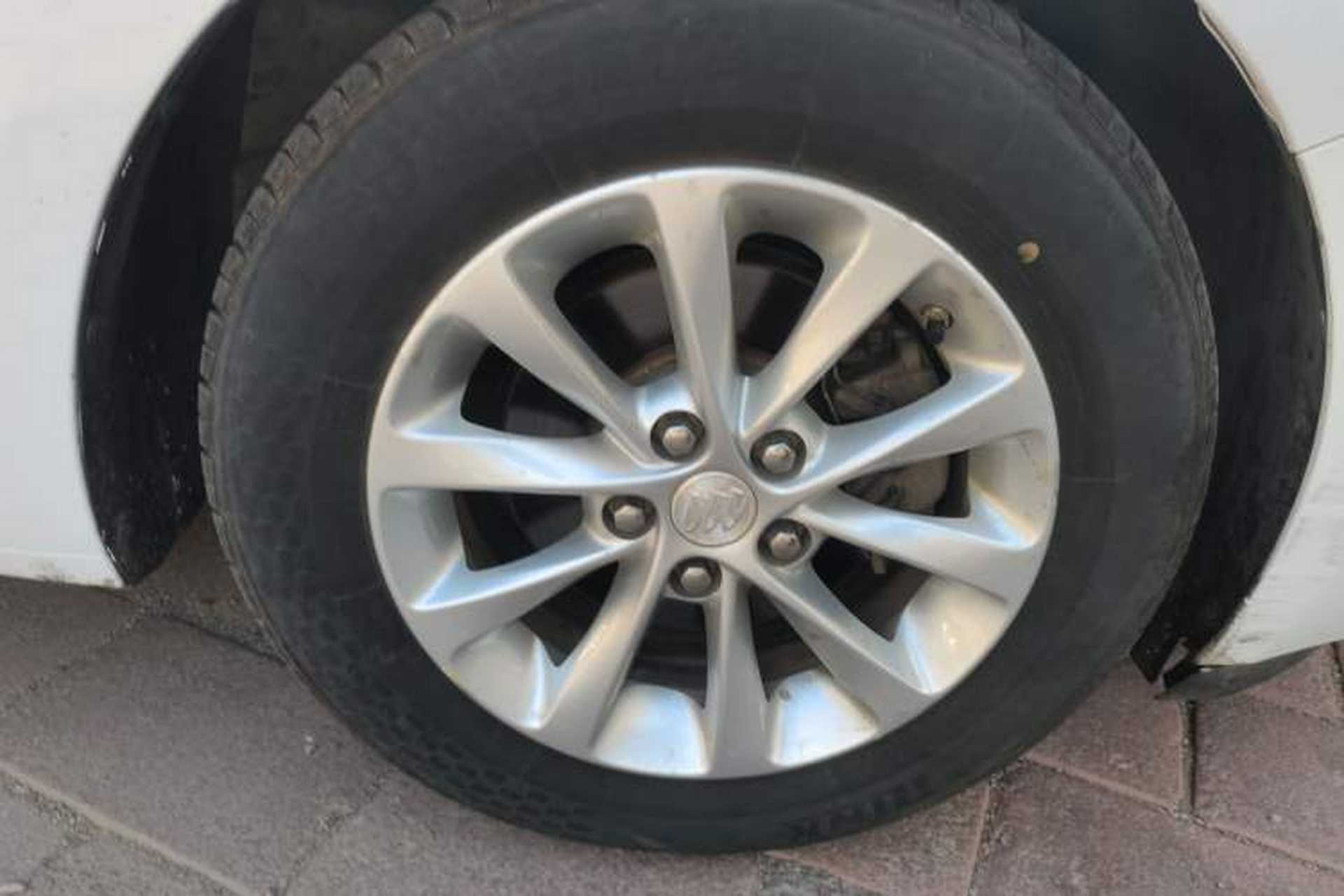 Used Buick GT 2018 15T Dual-Clutch Advanced Model China V Standard Right Front Wheel Hub