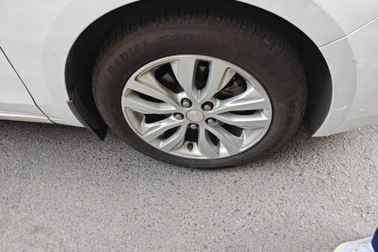 Used Buick GT 2018 15T Dual-Clutch Elite Model China V Standard Right Front Wheel Hub