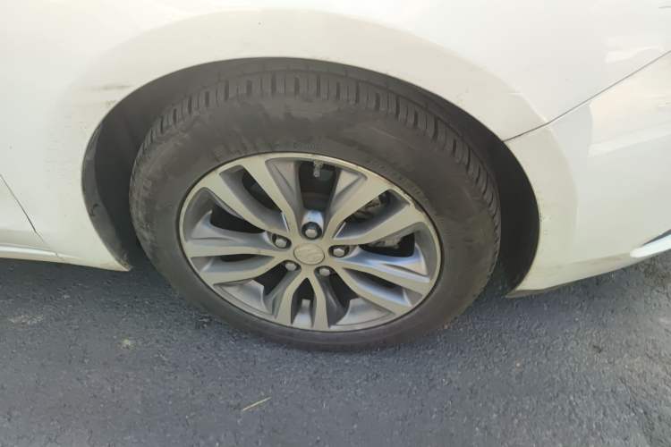 Used Buick GT 2018 18T Automatic Elite Model Right Front Wheel Hub