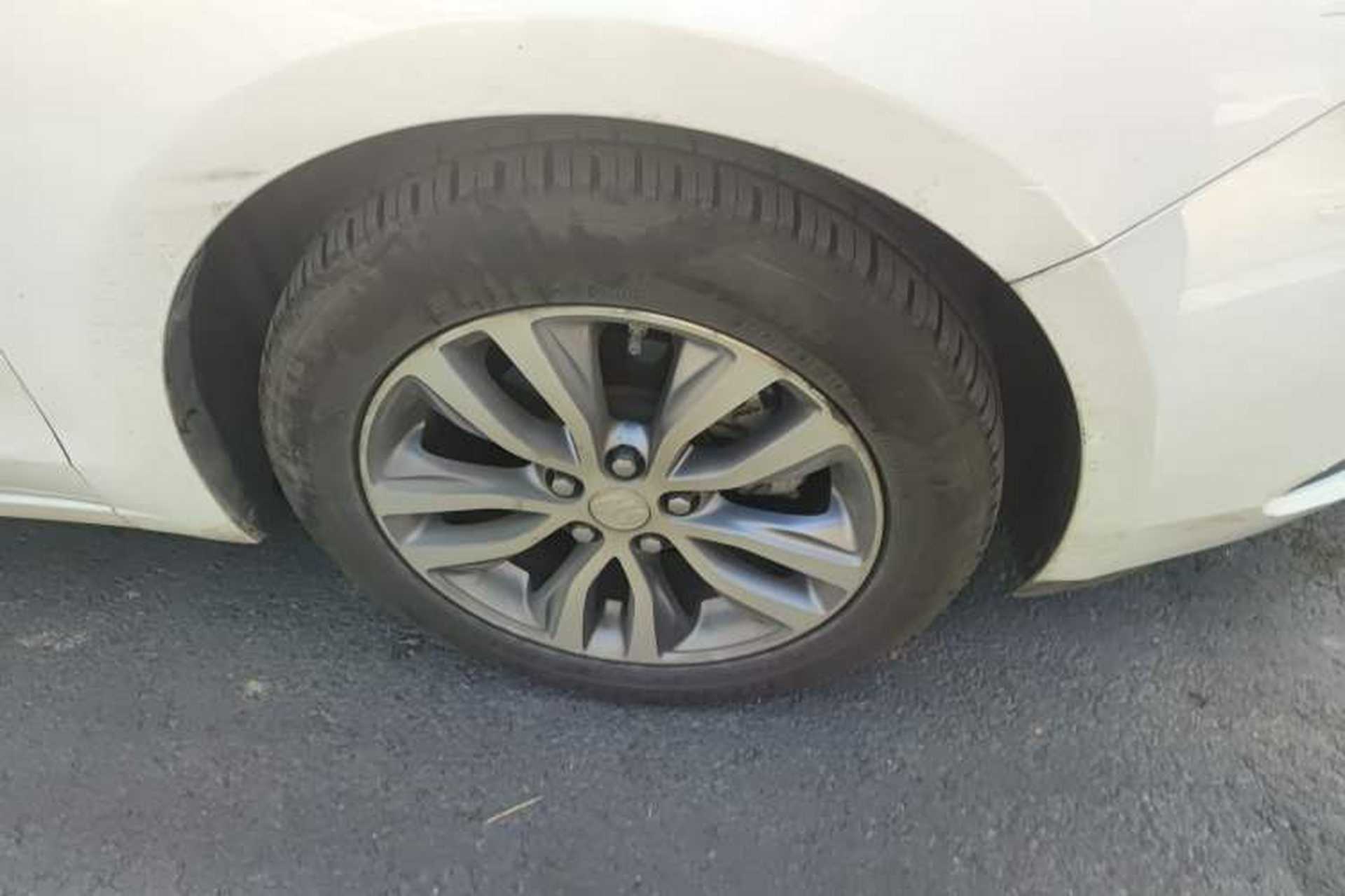 Used Buick GT 2018 18T Automatic Elite Model Right Front Wheel Hub