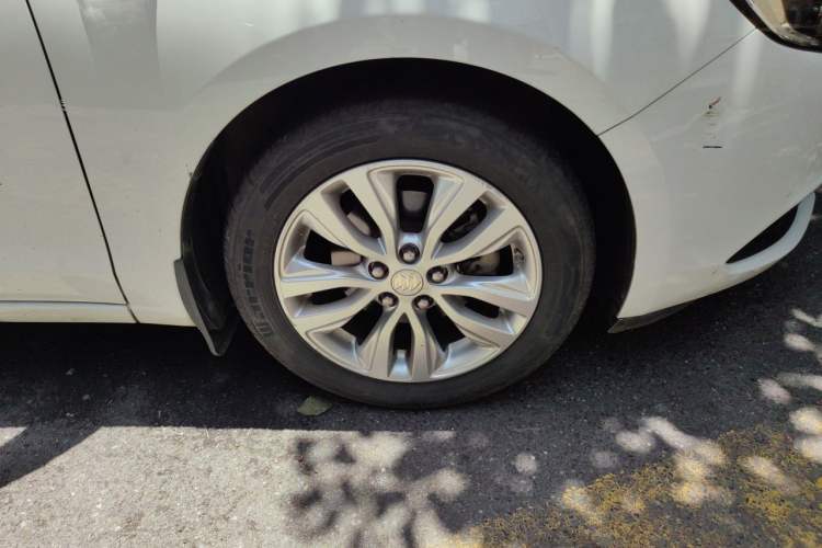 Used Buick GT 2018 15T Dual-Clutch Elite Model China V Standard Right Front Wheel Hub