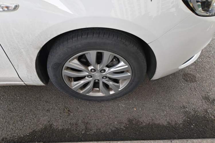 Used Buick GT 2018 15T Dual-Clutch Elite Model China V Standard Right Front Wheel Hub