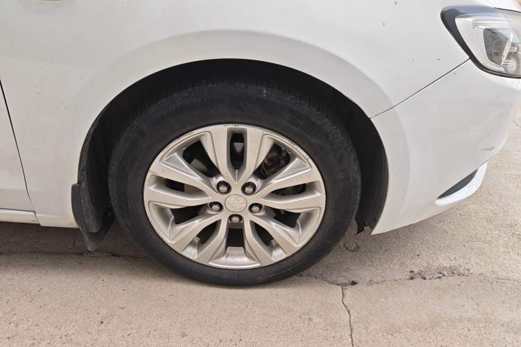 Used Buick GT 2018 15T Dual-Clutch Elite Model China V Standard Right Front Wheel Hub