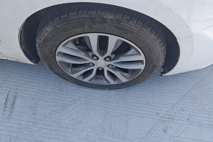 Used Buick GT 2018 18T Automatic Elite Model Right Front Wheel Hub