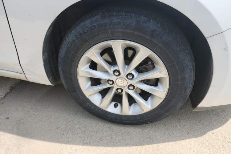 Used Buick GT 2018 15T Dual-Clutch Advanced Model China V Standard Right Front Wheel Hub