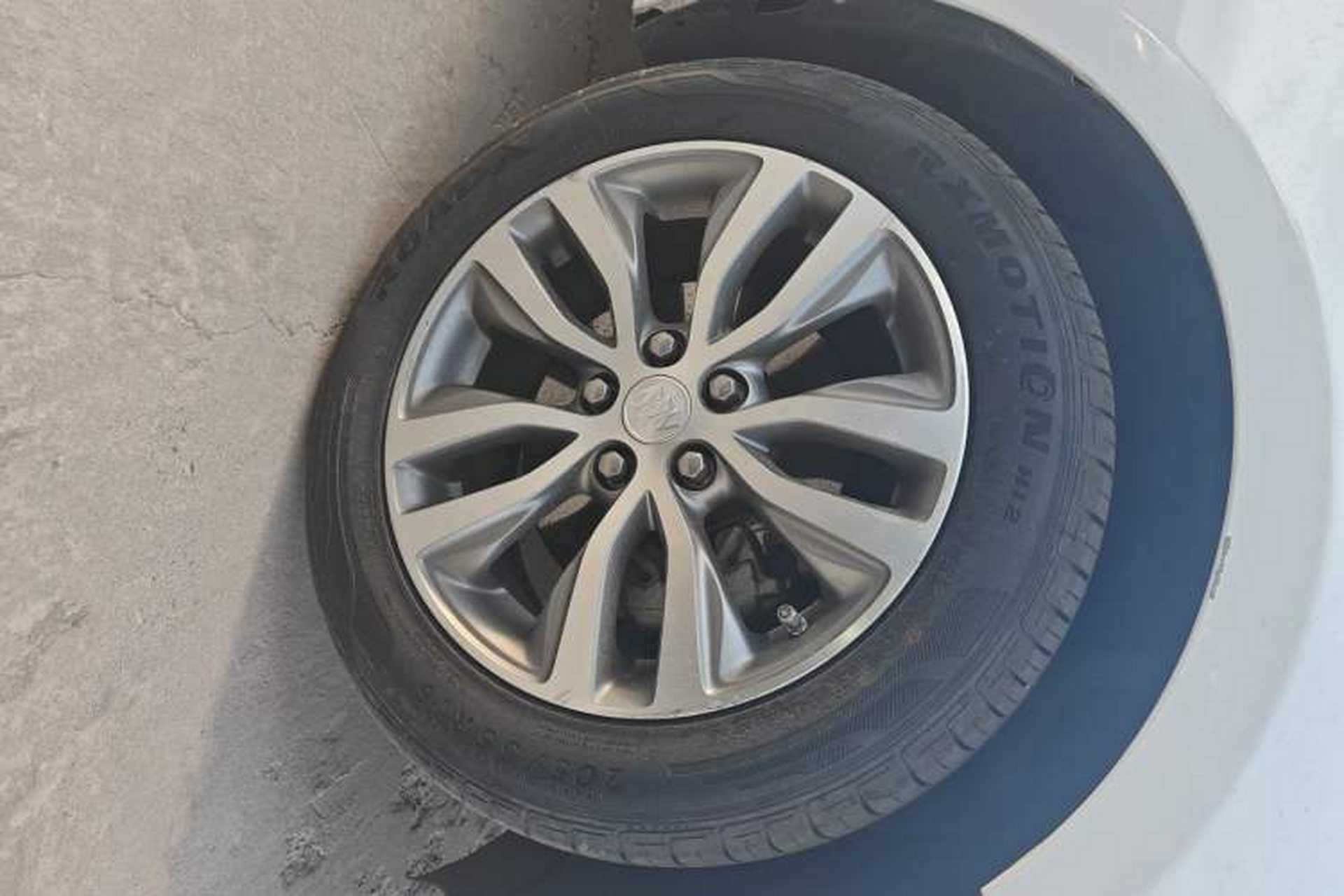 Used Buick GT 2018 18T Automatic Flagship Model Right Front Wheel Hub