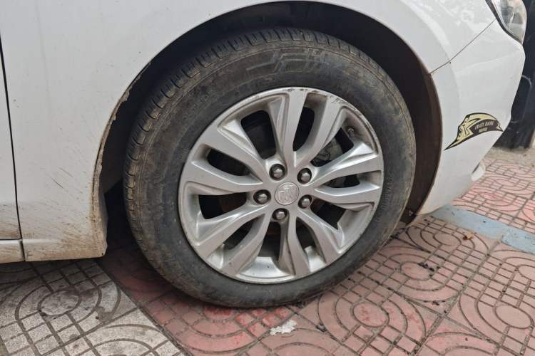 Used Buick GT 2018 15T Dual-Clutch Elite Model China V Standard Right Front Wheel Hub
