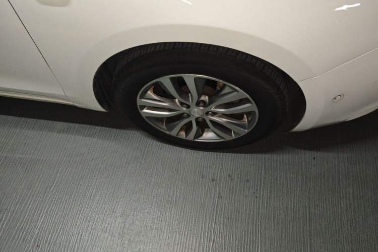 Used Buick GT 2018 18T Automatic Flagship Model Right Front Wheel Hub