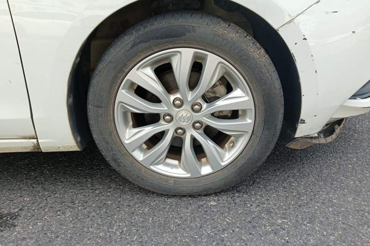 Used Buick GT 2018 15T Dual-Clutch Elite Model China V Standard Right Front Wheel Hub