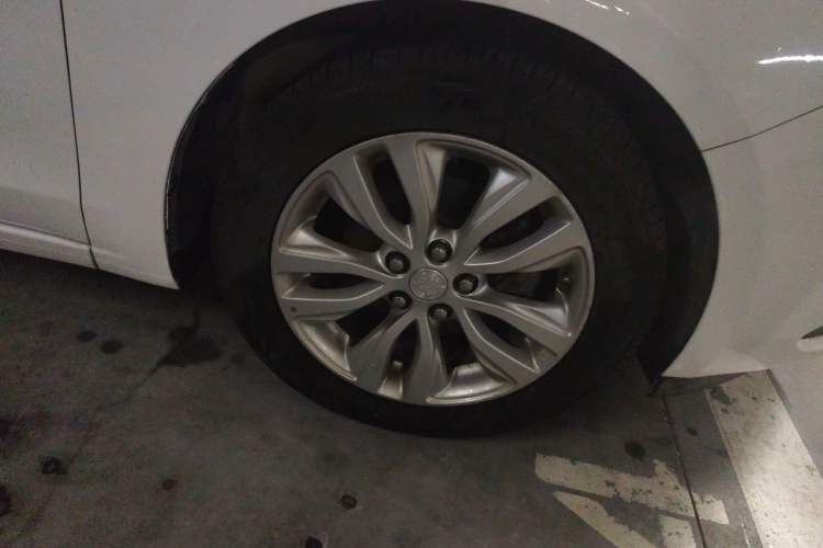 Used Buick GT 2018 15T Dual-Clutch Elite Model China V Standard Right Front Wheel Hub