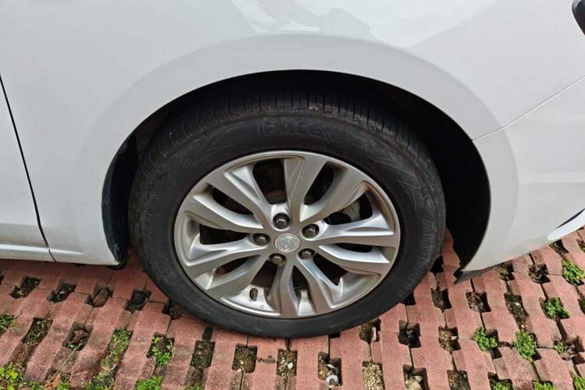 Used Buick GT 2018 15T Dual-Clutch Elite Model China V Standard Right Front Wheel Hub