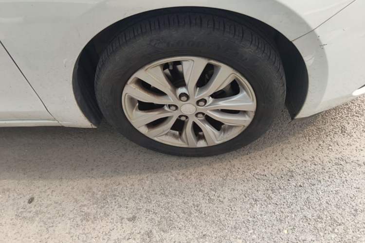 Used Buick GT 2018 15T Dual-Clutch Elite Model China V Standard Right Front Wheel Hub