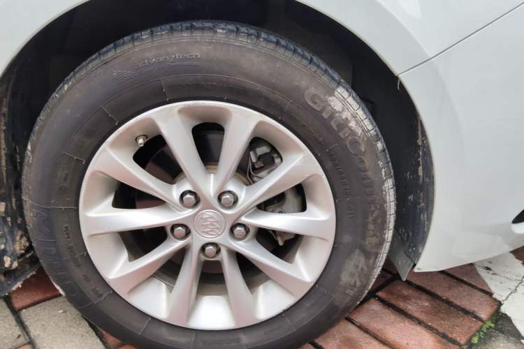 Used Buick GT 2018 15T Manual Entry-Level Version China V Standard Right Front Wheel Hub