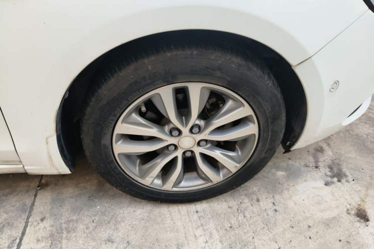Used Buick GT 2018 18T Automatic Flagship Model Right Front Wheel Hub