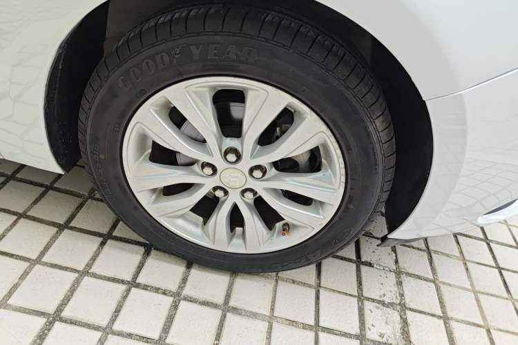 Used Buick GT 2018 15T Dual-Clutch Elite Model China V Standard Right Front Wheel Hub