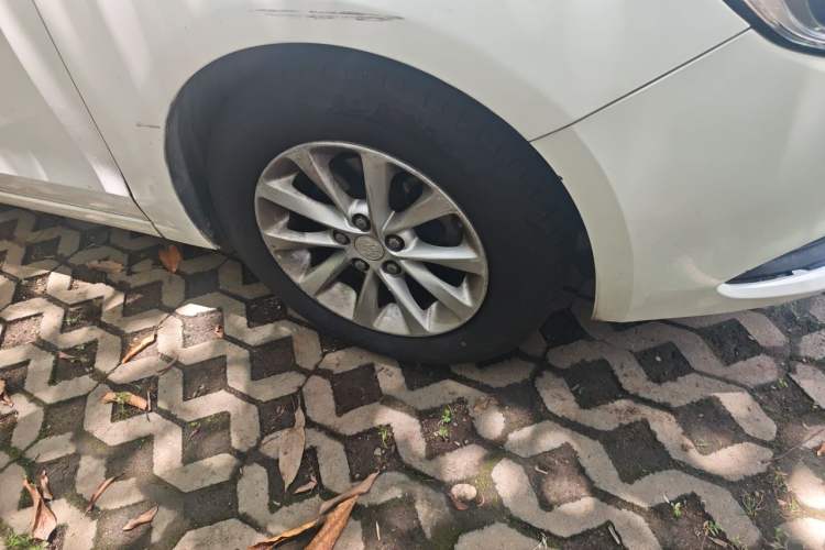 Used Buick GT 2018 15T Dual-Clutch Advanced Model China V Standard Right Front Wheel Hub