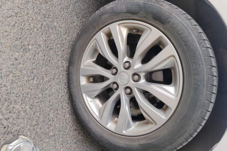 Used Buick GT 2018 15T Dual-Clutch Elite Model China V Standard Right Front Wheel Hub