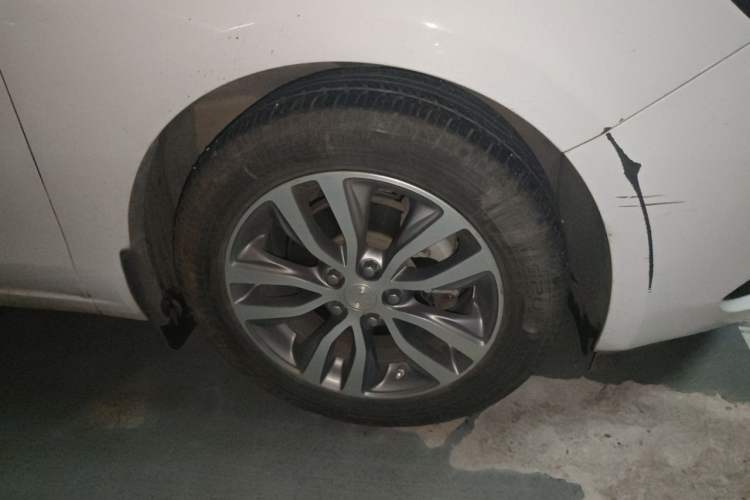 Used Buick GT 2018 18T Automatic Elite Model Right Front Wheel Hub