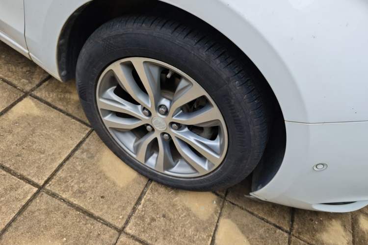 Used Buick GT 2018 18T Automatic Flagship Model Right Front Wheel Hub
