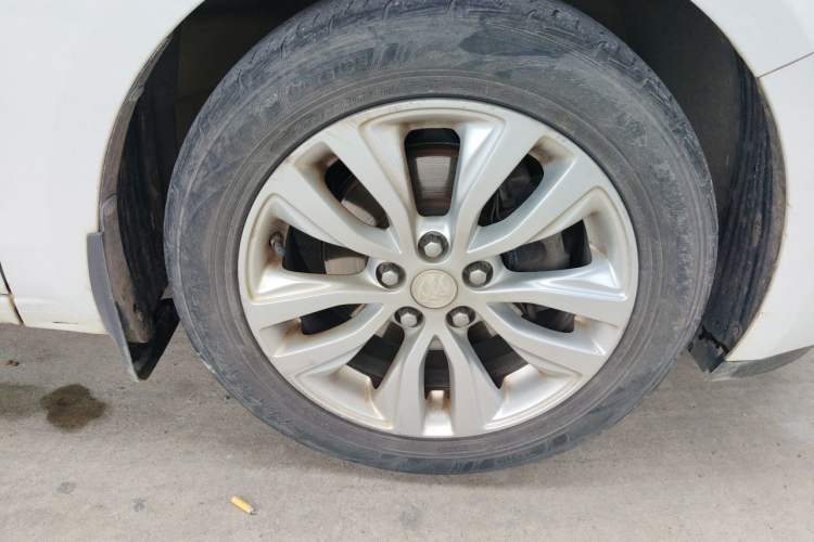 Used Buick GT 2018 15T Dual-Clutch Elite Model China V Standard Right Front Wheel Hub