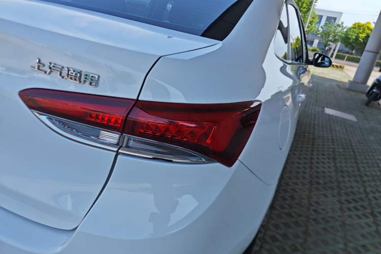 Used Buick GT 2018 18T Automatic Elite Model Right Rear Taillight