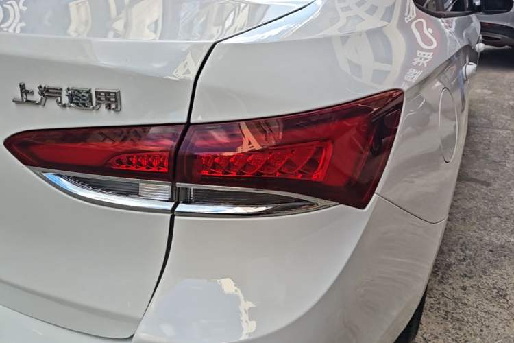Used Buick GT 2018 18T Automatic Elite Model Right Rear Taillight